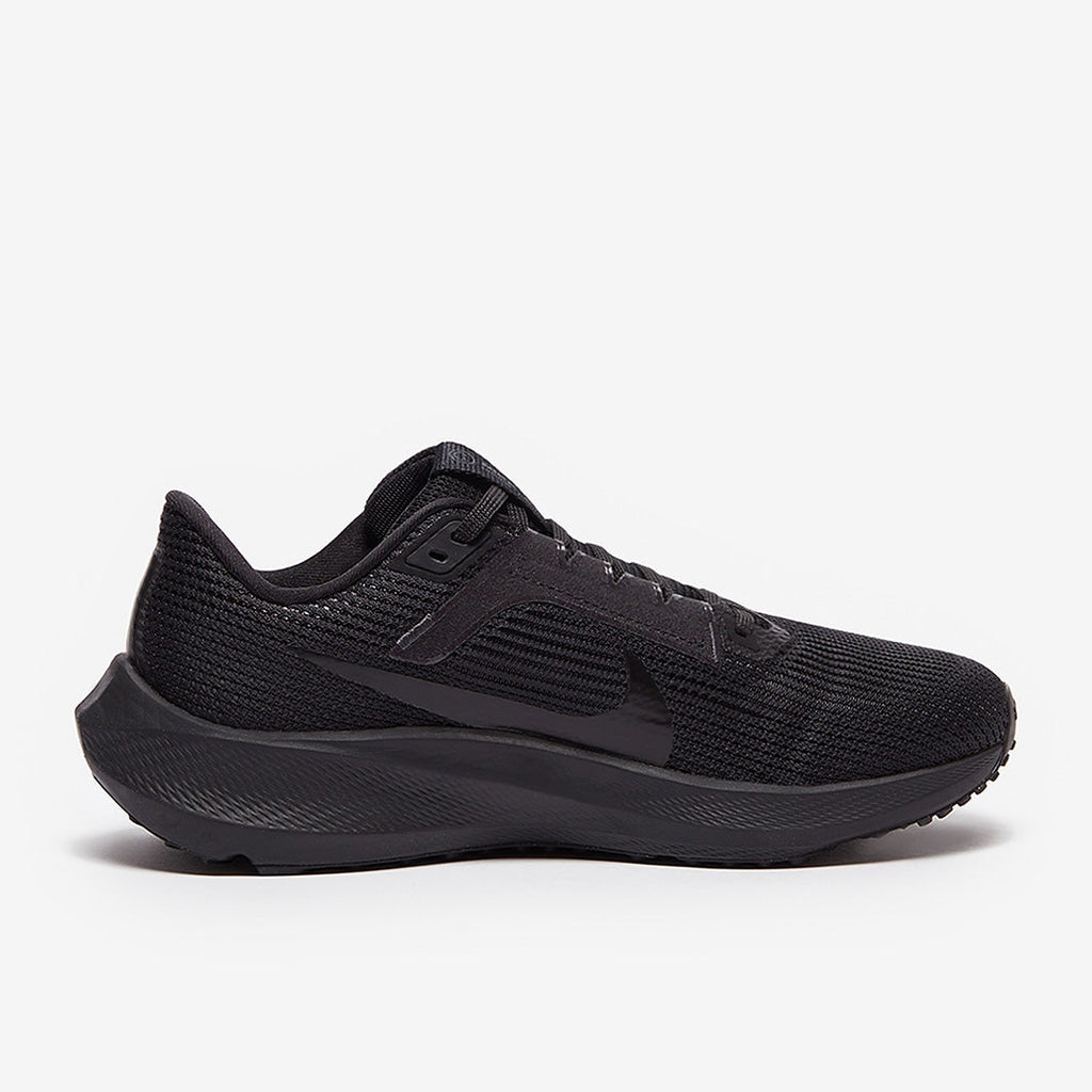 حذاء Air Zoom Pegasus 40 للنساء من نايكي