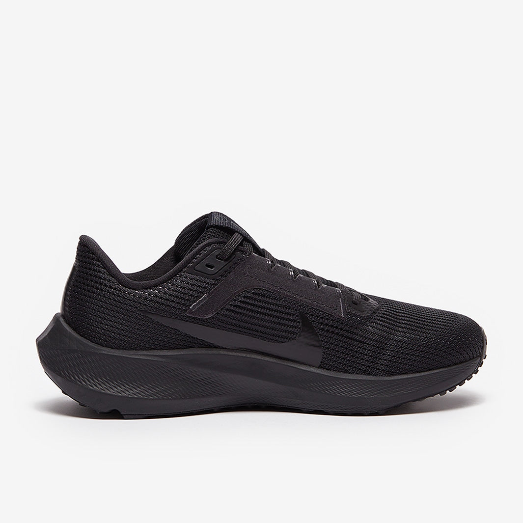 حذاء Air Zoom Pegasus 40 للنساء من نايكي