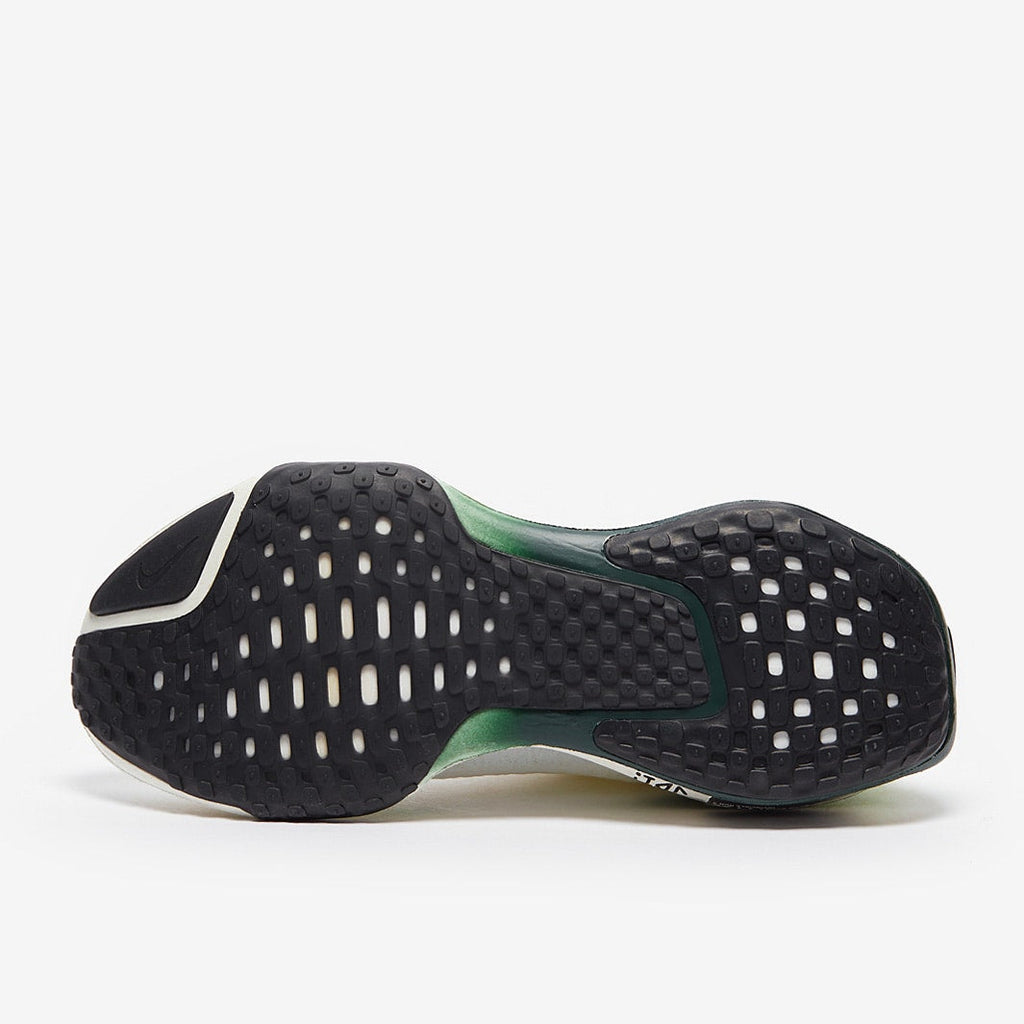حذاء ZoomX Invincible Run Flyknit 3 من نايكي