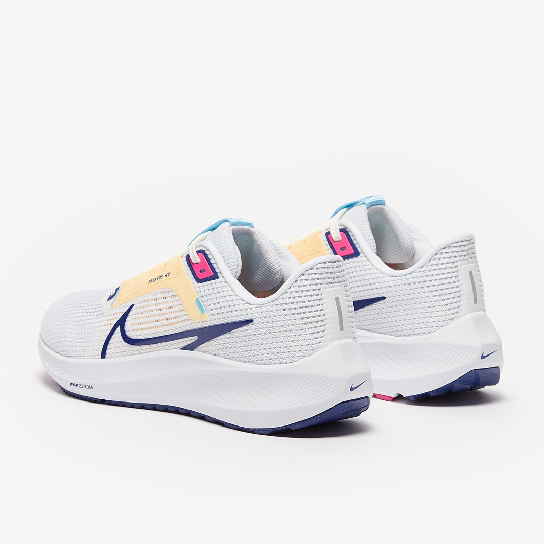 حذاء Air Zoom Pegasus 40 للنساء من نايكي