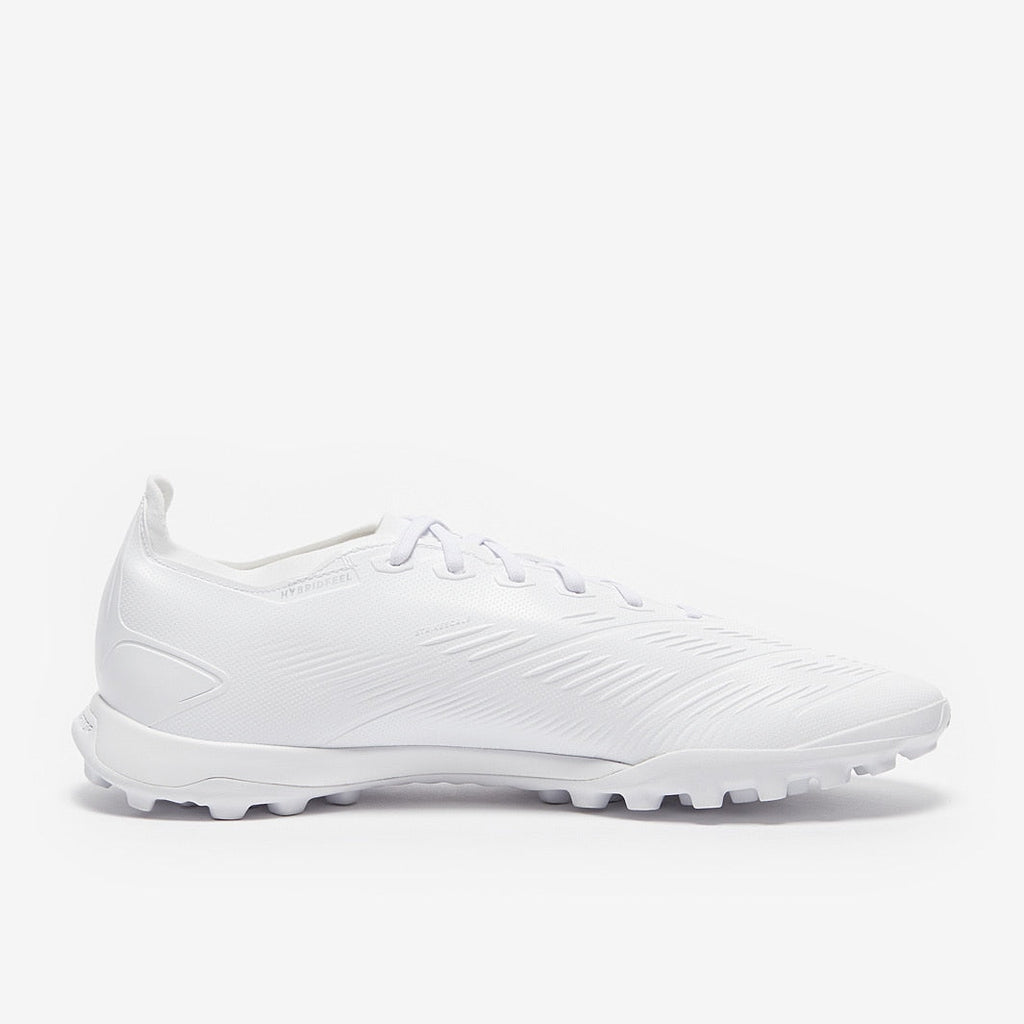 حذاء كرة قدم Predator League TF Boots من أديداس
