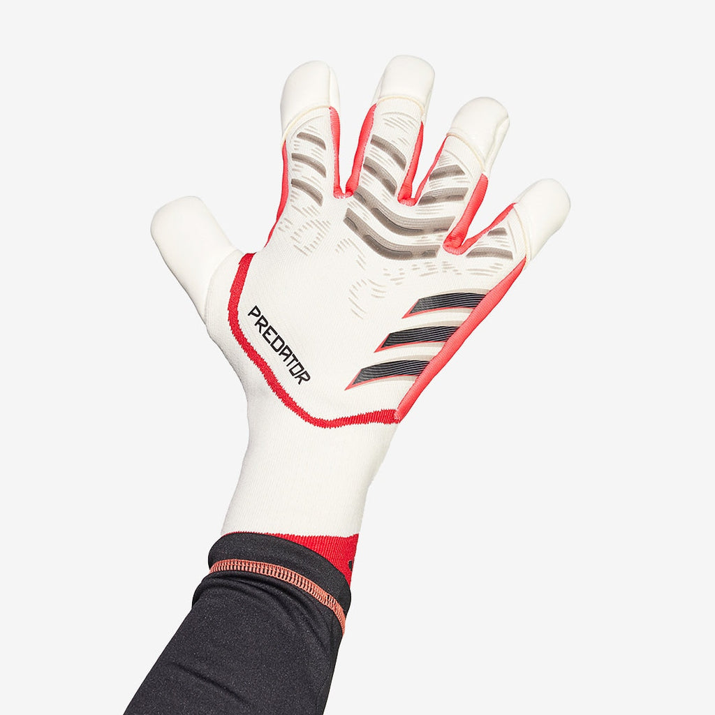 قفازات حارس المرمى Predator Pro Hybrid Goalkeeper من أديداس