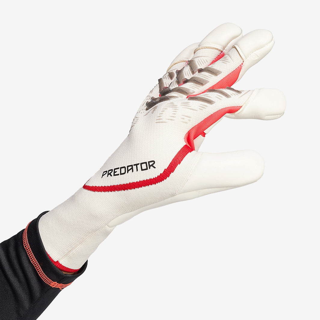 قفازات حارس المرمى Predator Pro Hybrid Goalkeeper من أديداس