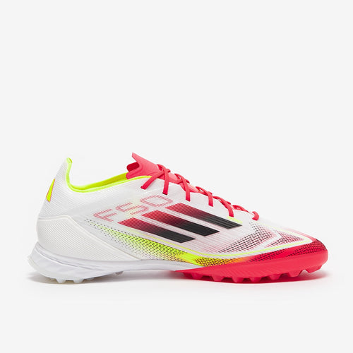 حذاء كرة قدم F50 Pro TF من أديداس
