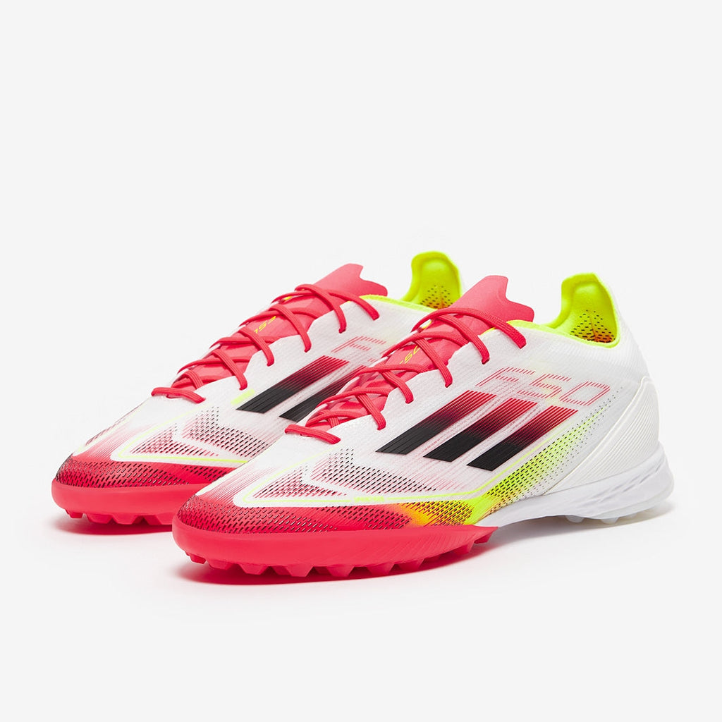 حذاء كرة قدم F50 Pro TF من أديداس
