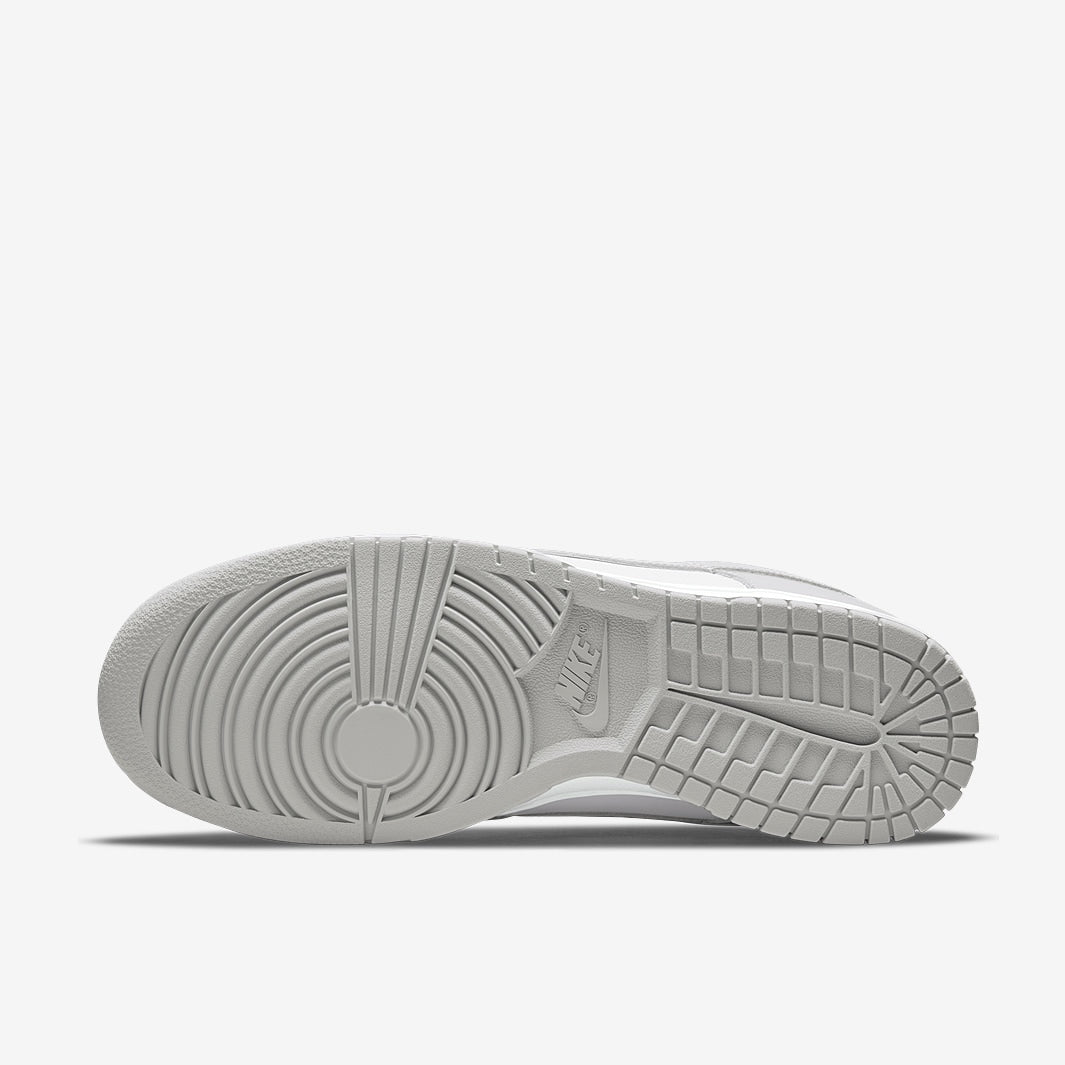 حذاء Dunk Low Retro Panda من نايكي