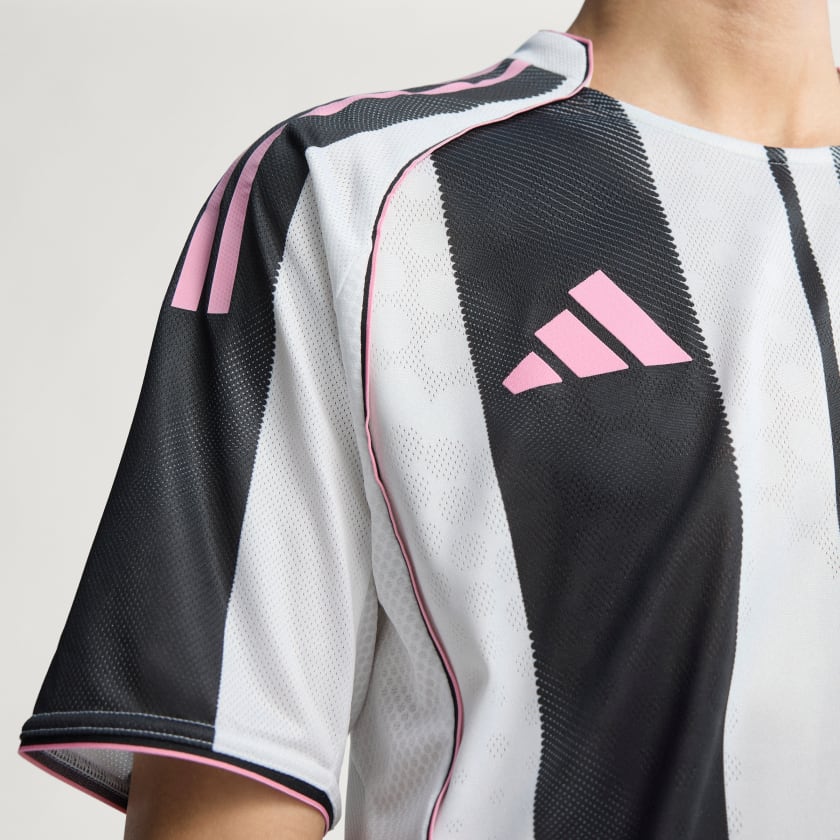 Juventus 25-26 Home Authentic Jersey