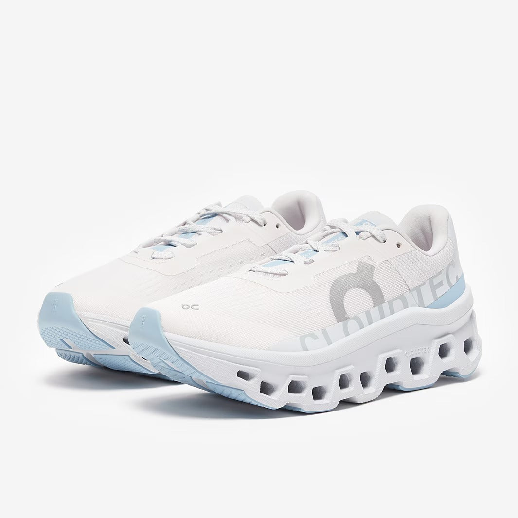 حذاء Cloudmonster للنساء من اون