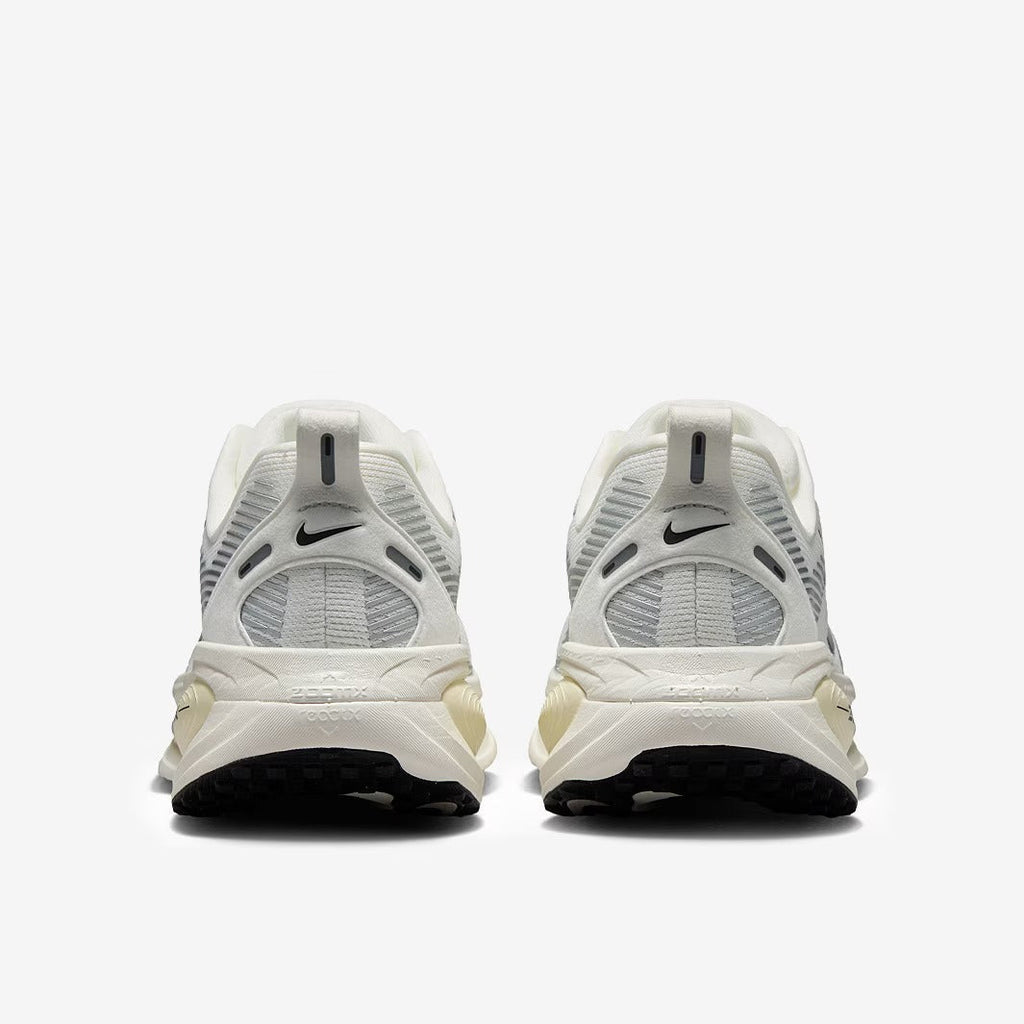 Nike Women’s Vomero 18