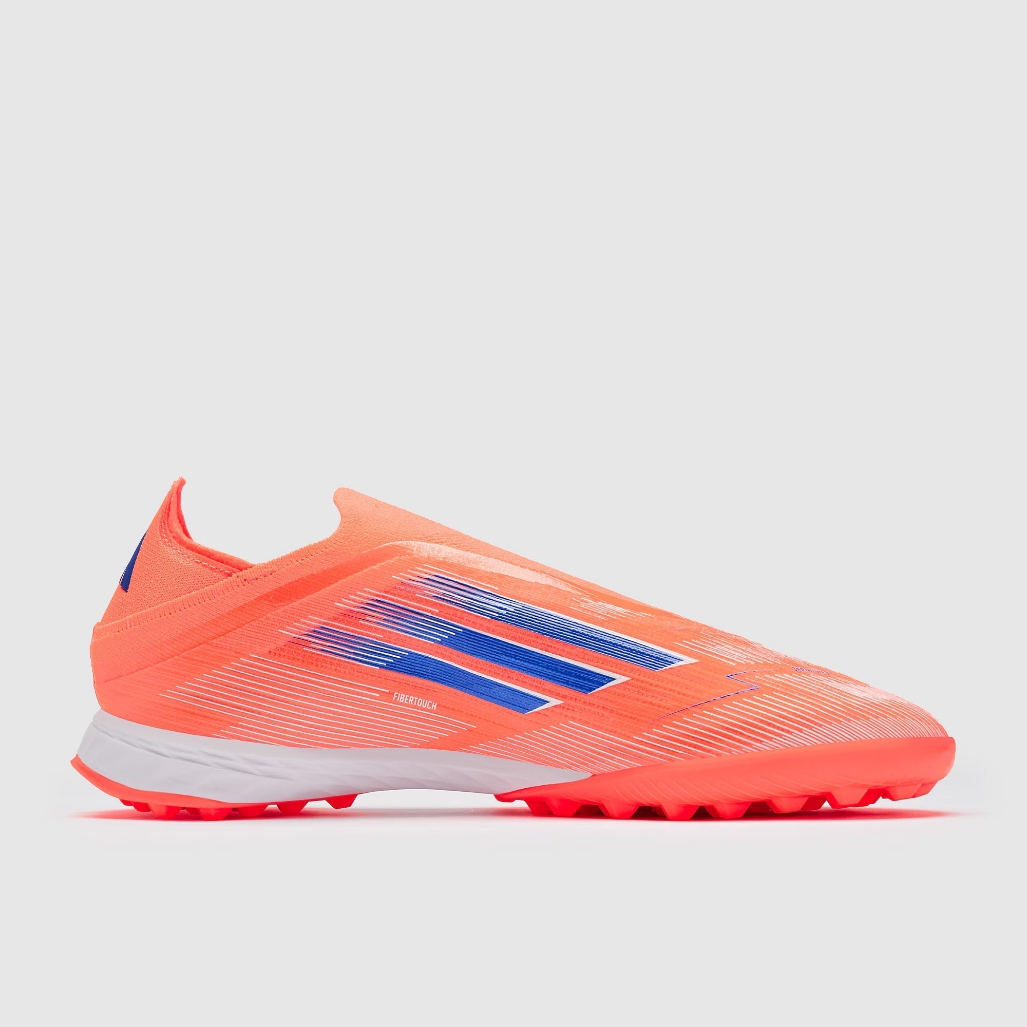 حذاء كرة قدم F50 Pro Laceless TF من أديداس