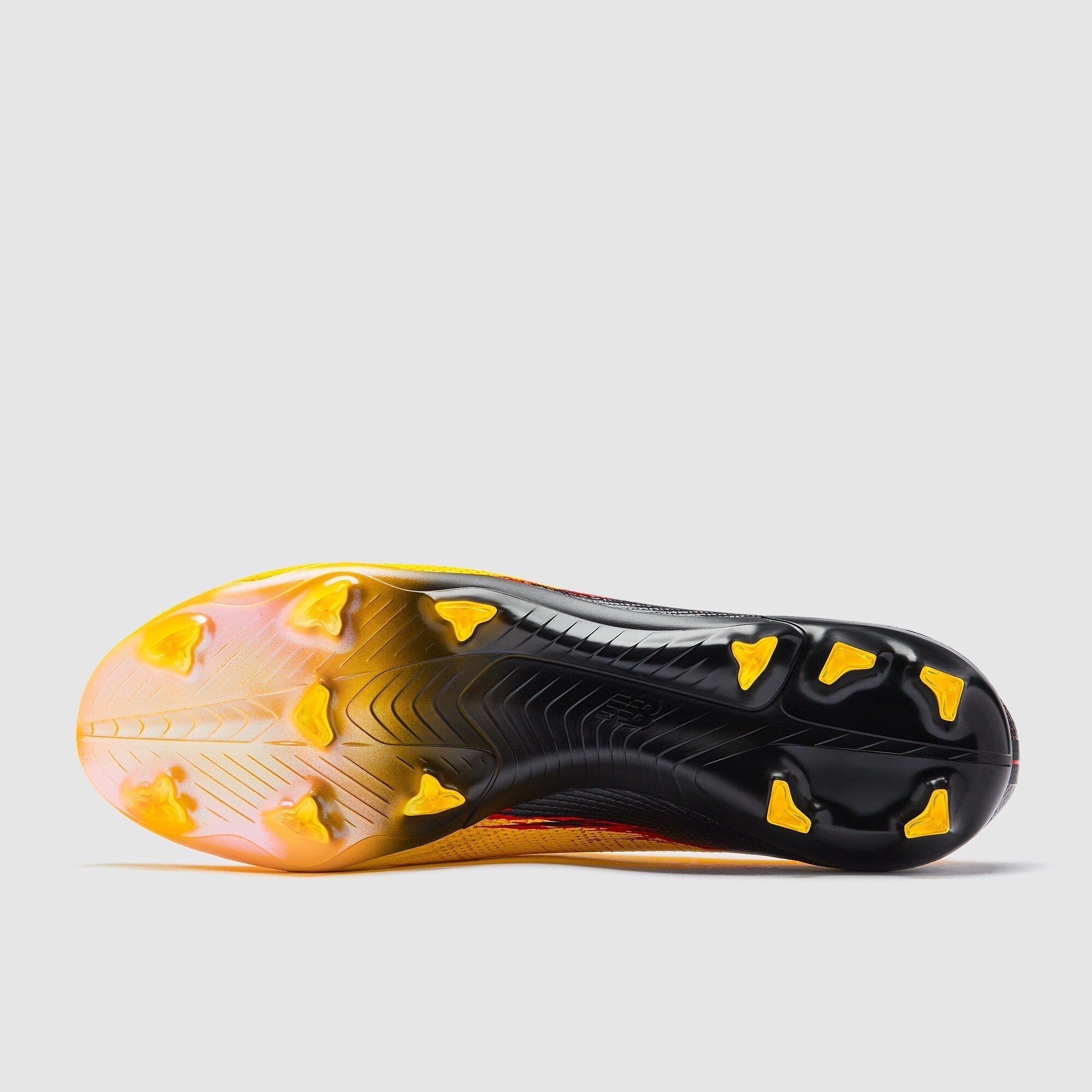 حذاء كرة قدم Furon V8 Elite FG من اون