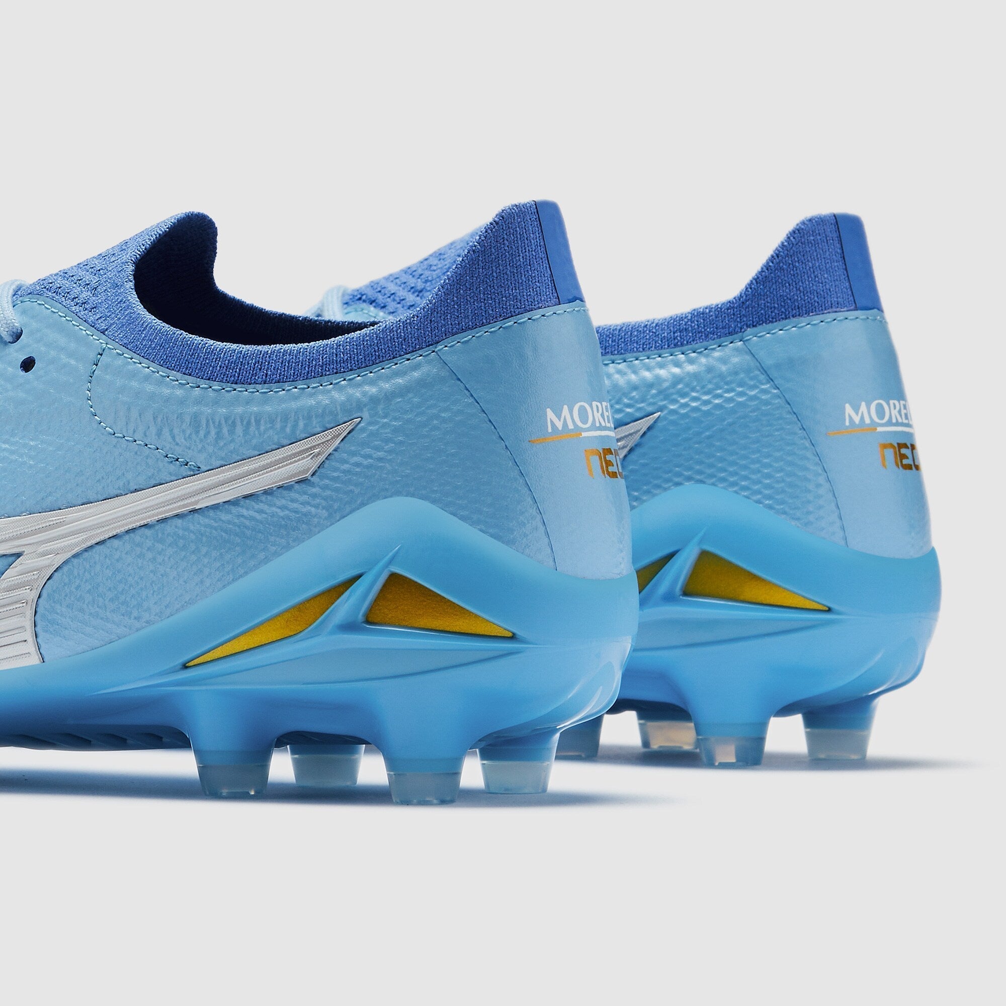 حذاء كرة قدم Morelia Neo IV Beta Made In Japan FG من ميزونو