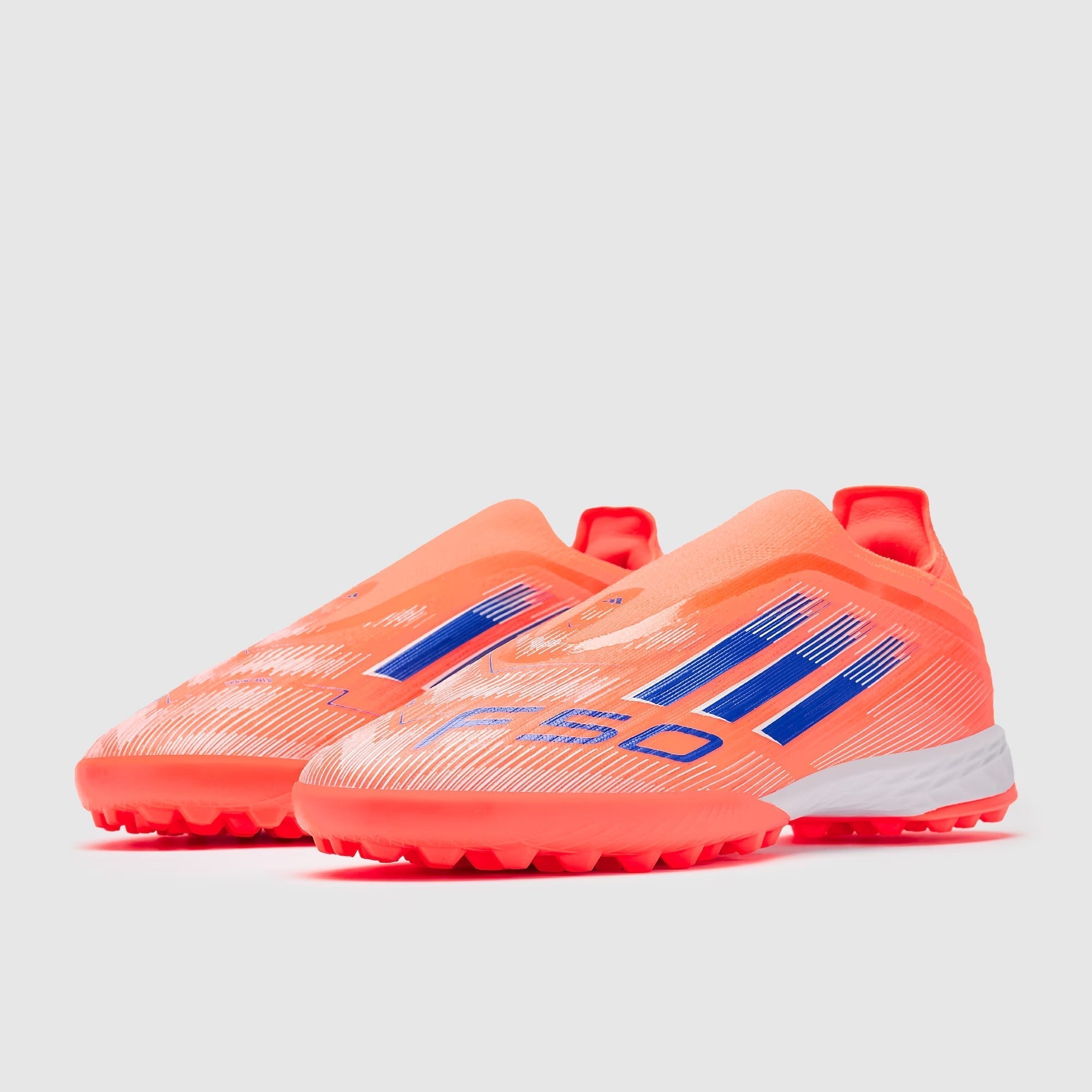 حذاء كرة قدم F50 Pro Laceless TF من أديداس