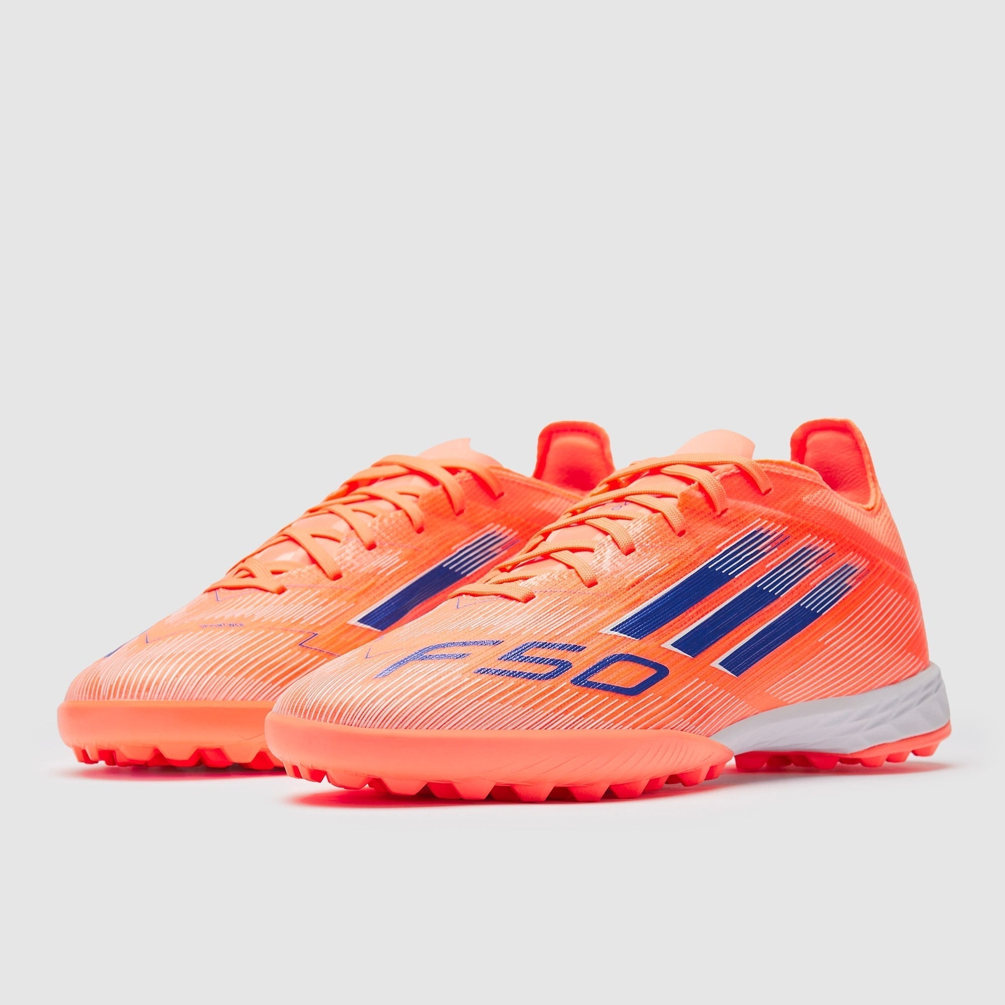 حذاء كرة قدم F50 Pro TF من أديداس