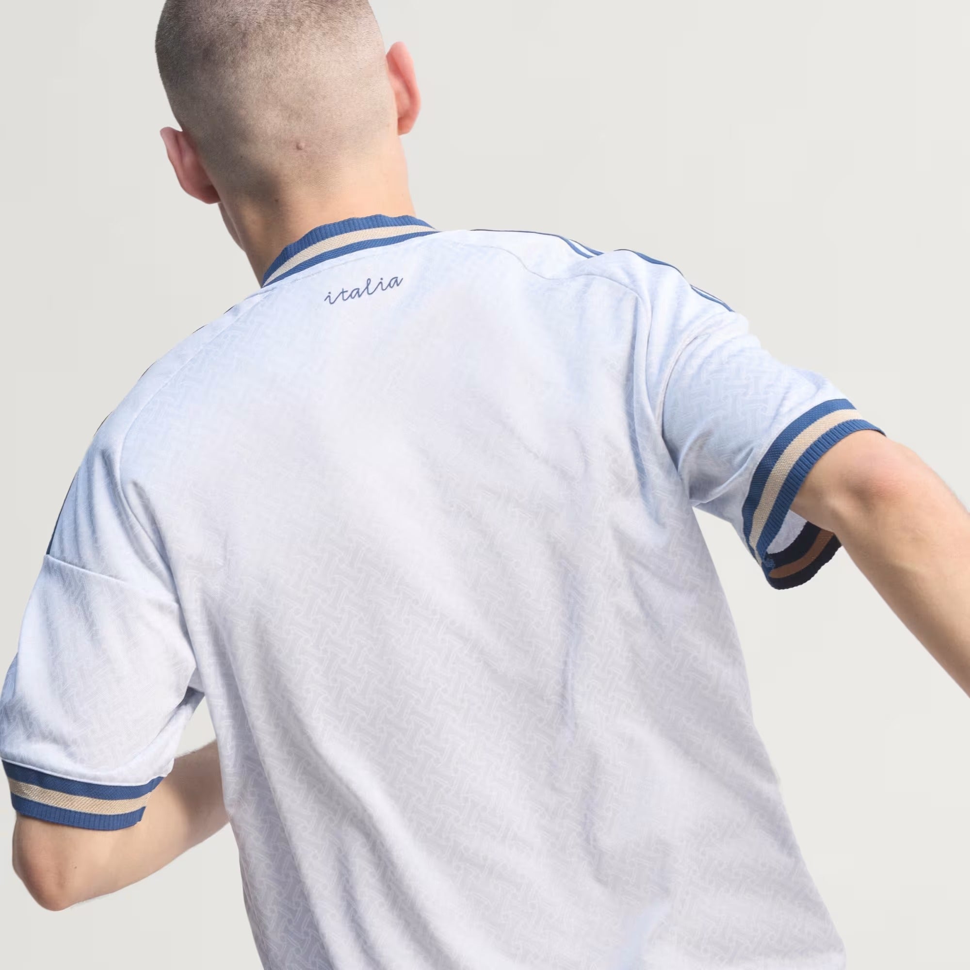 قميص Italy 26 Away Authentic